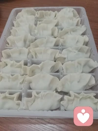 包好了✌️
这次是芹菜肉馅的🥟
​Baby喜欢吃
​我喜欢香菇青菜馅的
​你喜欢什么馅的呢？