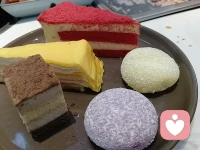 Baby月考总分年级第一，她终于开心了，那几天焦虑的呀。
陪她吃烤肉火锅～配图