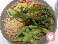 Baby月考总分年级第一，她终于开心了，那几天焦虑的呀。
陪她吃烤肉火锅～配图
