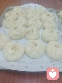 两种馅的包子蒸好啦～
牛肉芹菜 & 猪肉香菇木耳✅
周末愉快～晚安✨🌙