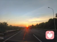 徐闻港（2026.5.27早晨05:45）
来～阳光中醒来☀️ 美丽梦还在 ～每一天都有新期待～配图