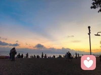 海南～三亚～ 2026.2.27
椰梦长廊🌊  ➡️ 鲜芒夜市 
遇见一个摄影师太热情了 给baby拍了很多美美照片～配图