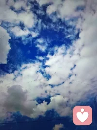 人这一生，学会和自己和解，才是终身的必修课。
允许情绪低落，允许偶尔摆烂，允许自己不完美。
慢慢治愈，好好生活，内心安稳，便是人间最好的光景✨