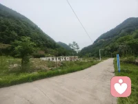 最好的治愈大概就是走进山里，感受大自然，听鸟鸣，听溪流。静心渐远。配图