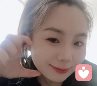 真正好的倾听者，不是沉默，
而是让人觉得：跟你说话很安全配图