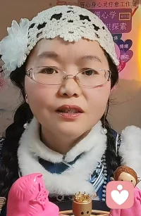 第一个头像好看?还是第二个头像好看？配图