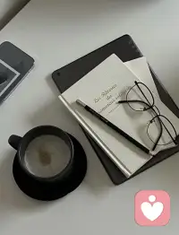 真正折磨你的，从来不是任何人的绝情，而是你心存太多的幻想和期待。大多时候，你不是过不去生活的那道坎，是过不去你心灵的那一关。我们要学会接受：接受分道扬镳，接受世事无常，接受孤独挫败。配图