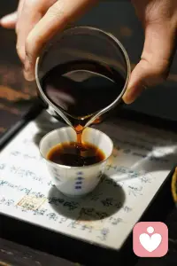 人就是这样的吧。有时会闷闷不乐，有时会钻牛角尖，胡思乱想地感觉自己很悲惨。有时还会觉得自己心情特别好，无所不能，什么事情都能做。这两种心情都会有的。两者出现的概率差不多。时间就是在这样的反反复复当中过去的。