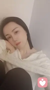 人与人之间：信任才能拉近距离，真诚才能走进心里，不管世界怎么变，社会怎么乱，真诚最可贵，善良永远不过期过去事，过去人，笑笑就好，现在事，现在人，尽心就好，未来事，未来人，随缘就好。配图