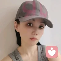 人与人之间：信任才能拉近距离，真诚才能走进心里，不管世界怎么变，社会怎么乱，真诚最可贵，善良永远不过期过去事，过去人，笑笑就好，现在事，现在人，尽心就好，未来事，未来人，随缘就好。配图