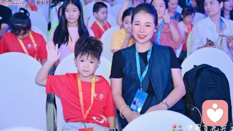 单亲妈妈育男娃：别让你的温柔，养出懦弱的男孩 | 3个硬核原则，养出有棱角的小男子汉