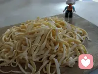 小七单亲妈妈分享
一碗面 两个人 三餐四季 
6岁4个月的小饭搭子 


你们家也是光盘行动了嘛？配图