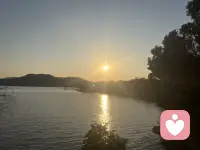 放过自己，
不是认输，
而是对自己最好的温柔配图