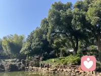 很喜欢一句话，“你可以内向，你可以慢热，甚至可以不合群。但轮到你上台的时候，一定要勇敢大方。内敛而不懦弱，寂静而有力量。‘’配图