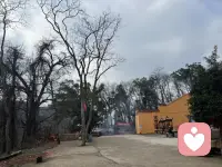 千万不要忙碌得忘了关心自己，身体健康才是第一位。牺牲健康换来财富，是性价比最低的交易！配图