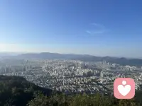 不听闲话，不管闲事，不生闲气。