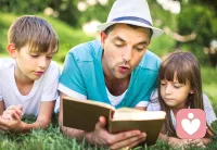 懂你不说的累，陪你慢慢说
 
每个人心里都藏着一个别人进不去、
自己也不愿轻易敞开的小世界。
有委屈没处说，有压力扛太久，
有心事翻来覆去睡不着，不是没人在身边，
是很难遇到一个真正懂、愿意静静听的人。
 
我不评判、
不打断、
不敷衍，
就安安静静听你讲。
那些没说出口的难过、
无人理解的疲惫、
无人分担的焦虑，
都可以放心说给我听。
不用伪装坚强，
不用顾虑太多，
在这里你可以做最真实的自己。
 
一句贴心的回应，
一次耐心的陪伴，
就能让紧绷的心慢慢放松。
生活已经够难了，别什么都自己硬撑。
偶尔停下来，找个人说说心里话，
不是脆弱，是善待自己。
 
愿每个疲惫的灵魂，都能被温柔接住；
愿每个藏起来的情绪，都有处安放。
如果你累了、烦了、迷茫了，
我一直都在，等你开口，陪你走过这段不容易。
 
要不要我再帮你精简一版更抓眼的头像签名+简介短句，方便直接放在平台主页？配图