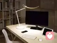 🌿 【心灵驿站·温暖置顶】
 
世界很吵，
还好，这里很静。
我是你的专属倾听者。
无论你是藏在心底的委屈，
还是无人诉说的疲惫，
请卸下防备，把故事交给我。
愿每一份心事都有处安放，
我在这儿，陪你把日子慢慢过暖。
 
 配图