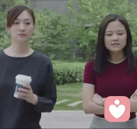 同样是人，为啥有人苦有人甜？
 
老木匠用同一块木头，做了三个一模一样的桶。
一个装粪，人人嫌弃；
一个装水，家家需要；
一个装酒，人人称赞。
 
材质相同，只因装的东西不同，命运就天差地别。
 
人也是一样。
你心里装着抱怨、焦虑、怨恨，看什么都不顺眼，日子越过越累；
你心里装着踏实、责任、善良，守住本分，生活安稳踏实；
你心里装着格局、希望、坚持，人生自然越走越亮。
 
命运从不是天生注定，而是你内心的映照。
你想什么，就会遇见什么；你装什么，就会成为什么。
 
心有所想，事有所成。
新的一天，多装阳光，少装烦恼，你的人生，会慢慢活成你想要的样子。
 
觉得说到心里，点赞收藏，评论区说说你此刻的心情。配图