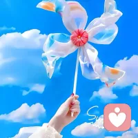 一定要永远记住：做人千万不要提前焦虑。你能解决的事，你急什么？你不能解决的事，你又急什么？不管多大的事情，最后都会被解决，船到桥头自然直。所以你大可不必给自己太大压力。车灯只能照亮50米，但是依然能够跑完全程。所以不管你心里被什么事情压着，请你不要带着情绪过夜，也不要去预知明天的烦恼，更不要对尚未发生的事担忧。你要坚信，当你快坚持不住的时候，困难也快坚持不住了。也要相信未来，未来会慢慢变成你想要的。心平能愈三千疾，心静可通万事理。配图