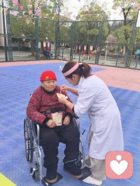 用爱陪伴，用心感受！配图