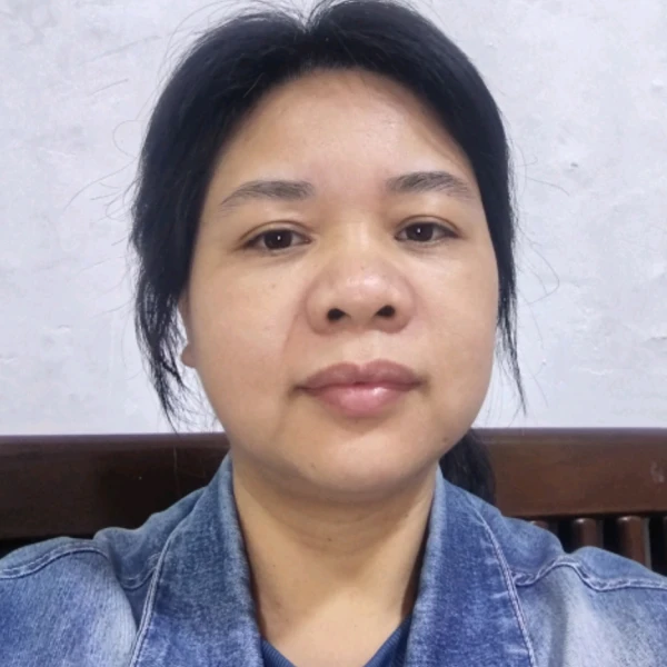 英英聆听陪伴者