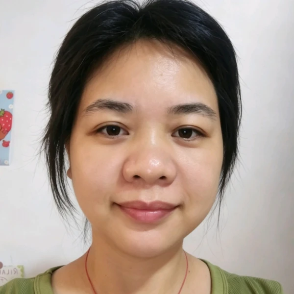 英英聆听陪伴者