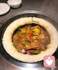 在这个喧嚣的世界里，我们都在寻找那个能让我们心静如水的人。