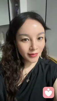 心有暖阳，万事温柔✨
允许一切发生，也允许自己慢慢自愈
生活是慢慢渡，日子是缓缓过
平安健康，自在随心，便是圆满🌿配图