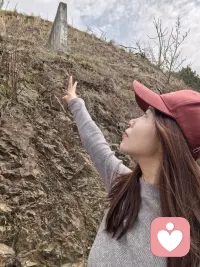 我偏爱亲近自然，沉醉于山野清风与四季光影，乐于沉浸户外，用心感受世间细碎美好。以温柔之心接纳周遭万物，不执念、不抗拒，顺应生活本真，在自然与烟火中寻得内心安宁与从容。配图