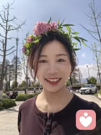 小朋友妈妈给我做的花环，我也春游啦！配图