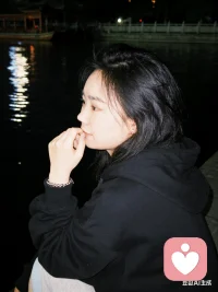 内心安宁，不是没有烦恼，
而是你不再被烦恼牵着走。配图