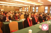 35岁的羊，经历过学别人踩道混社会别人追杀差点嗝屁，也经历过从十万块信用卡起家到全国百家门店，也经历过事业崩盘众叛亲离，差点自杀。慢慢的适应了这些颠沛流离。现在的我心如止水，除了生死，其他都是擦伤，一心拼搏，只为东山再起！