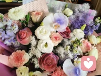 今天的花好漂亮啊，和我心情一样，超开心配图