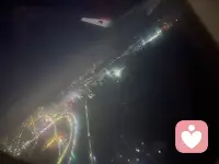 如果这辈子赶不上那个合适的人，碰不上认真的，也遇不到那个坚定的那个人，那就自己一个人走吧。一个人的孤独，他至少是自由的，但是两个人的孤独，可能连自由都没有。没有人因为单身而去死，但有人因为选错伴侣，而失去活下去的动力。有些时候，失去呢～往往比拥有更踏实。所以如果找不到，那就去享受孤独的乐趣。有人爱呢最好，无人爱呢也行。一个人的时候呢，也许是最孤独的，但是却也是最清醒。配图