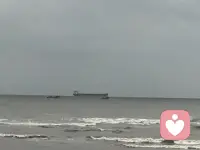 海有舟可渡，心有我可诉。
你只管带着心事来，我永远是你最稳的岸。💙配图