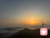 强势的人，或许是身后没有靠山；善良的人，心底藏着自己受过的伤；孤独的人，是内心始终未曾被真正看见；焦虑的人，很少体会过无条件的接纳与爱……

理解是一扇推开的窗，允许别人如其所是。万般皆是外相，本质众生皆苦。无论如何，记得好好爱自己，共勉。