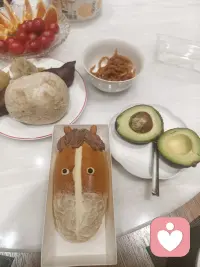 人生最好的活法，其实就两句话：

把自己当回事，你的感受比道理重要；
别太把别人当回事，别人的课题让他自己背。
#心理学#人生智慧#自我提升#个人成长#边界感配图