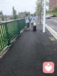 孩子最不可爱的时候，最需要爱。 —— 在孩子发脾气或犯错时，他的行为是在求助，而非挑衅。