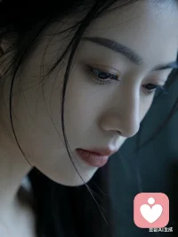 心里种花，人生才不会荒芜。接纳情绪，好好自愈，你比自己想象中更强大。配图