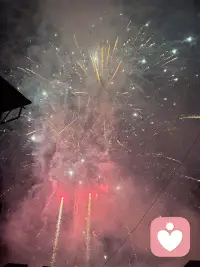 我们的自尊心也好， 在意别人的看法也好，要面子也好。

其实是基于我们内心能量值低， 或者说，可以体现我们价值的方式单一化。

这种内在模式，其实是暗示我们内心深处是缺爱的。

我们本可以直接面对需求是解决就可以了，

但是我们总是把这种内在模式带动与人相处中，

不仅自己内耗， 还覆盖到我们的人际关系中的内耗。