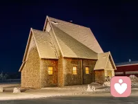 青春期的烦恼，养老的焦虑，都是生活给的考题。试着把它们拆解来看，你会发现，自己比想象中更强大。马年，愿你我都拥有“向内求”的力量。🌿配图