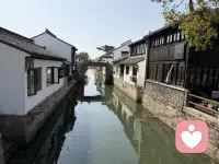 平静的湖面，平静的心情，幸福就是这么简单！配图