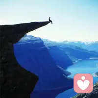 《金刚经》有云：“凡所有相，皆是虚妄。” 
烦恼亦是一种“相”，它看起来无比真实，缠绕心头，但它并非你不变的本性。

就像乌云会遮蔽天空，但天空从不执着于任何一片云，你的本性如如不动，清明自在，从来不曾被真正打扰。