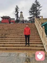 纵横千里独行客、何惧前路雨潇潇、