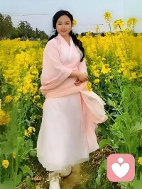 💞见过太多困顿的灵魂，才懂陪伴是温矛的救赎。
 
我从不爱追那些热闹的喧嚣，却愿意花时间、安安静静，陪你接住所有没说出口的情绪碎片。
 
是藏在叹气里的累，裹在沉默里的委屈，还是飘在日常里的小迷茫，没关系，我愿意听你倾诉。
 
往后的日子，我会用最温柔的方式，陪你慢慢走进内心深处，找到属于你自己的答案。
 
让情绪慢慢平复，把心结慢慢理顺，拨开眼前的迷雾，让光照进来，陪你找回内在的力量，重新燃起生命的光芒🍃配图