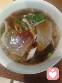 吃一点小特色，品一方水土，做一点小事，开一会小会！悠哉悠哉！配图