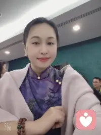 《把自己活成一种笃定》
笃定是一个人强大的开始
越笃定，内核就越稳定
越笃定，心力就越强大
越笃定，人生就越顺利配图