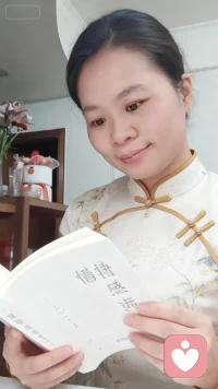 像养花一样养自己。慢慢养、好好养、不着急，也不将就。配图