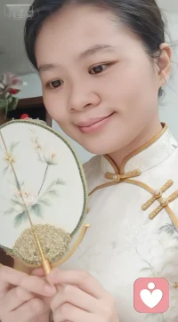 生活，是朝起夕落的诗行；
日子，是柴米油盐的乐章。
在周而复始的生活中，寻觅点滴美好配图